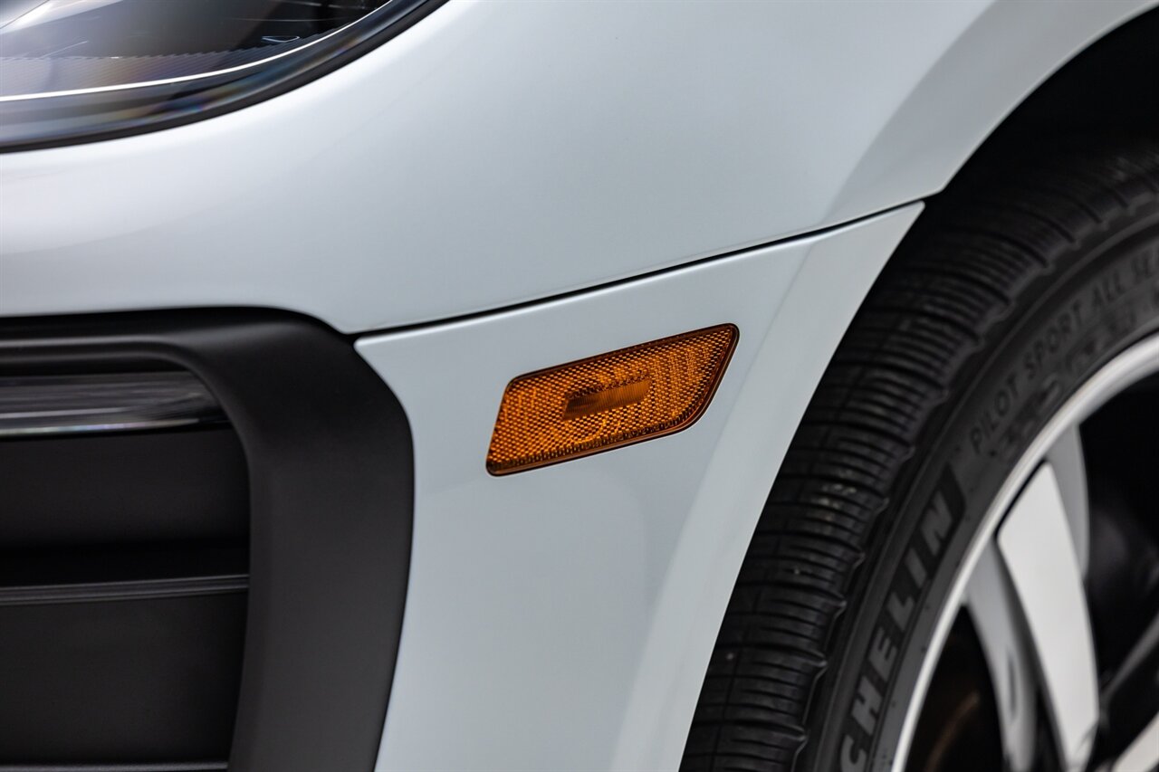 2024 Porsche Macan   - Photo 10 - Springfield, MO 65802