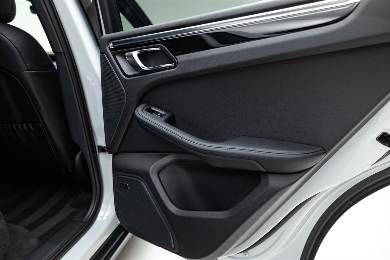 2024 Porsche Macan   - Photo 47 - Springfield, MO 65802