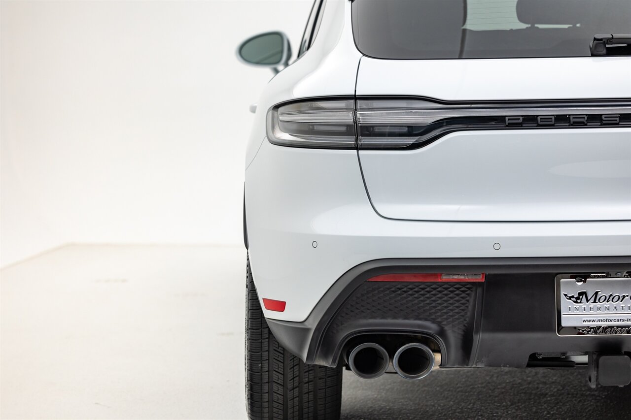 2024 Porsche Macan   - Photo 18 - Springfield, MO 65802