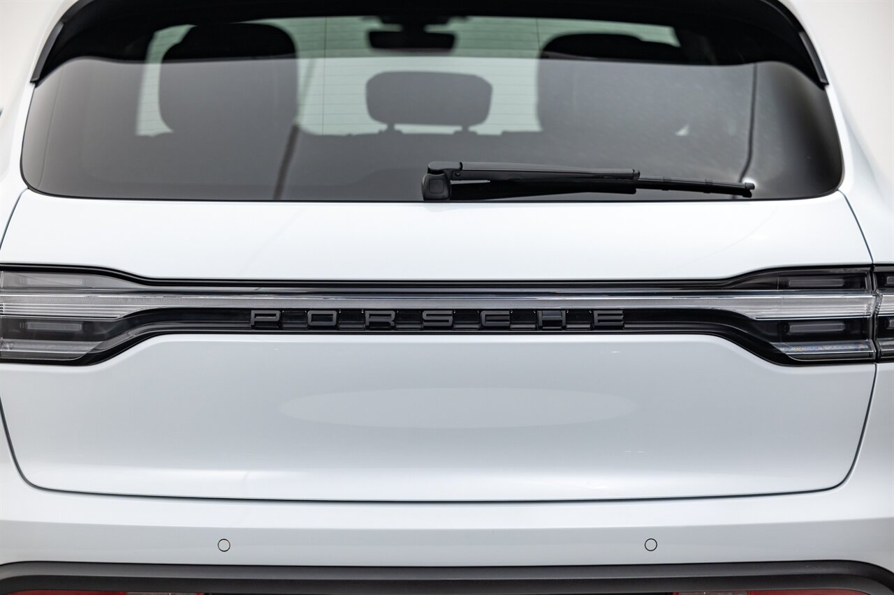 2024 Porsche Macan   - Photo 19 - Springfield, MO 65802
