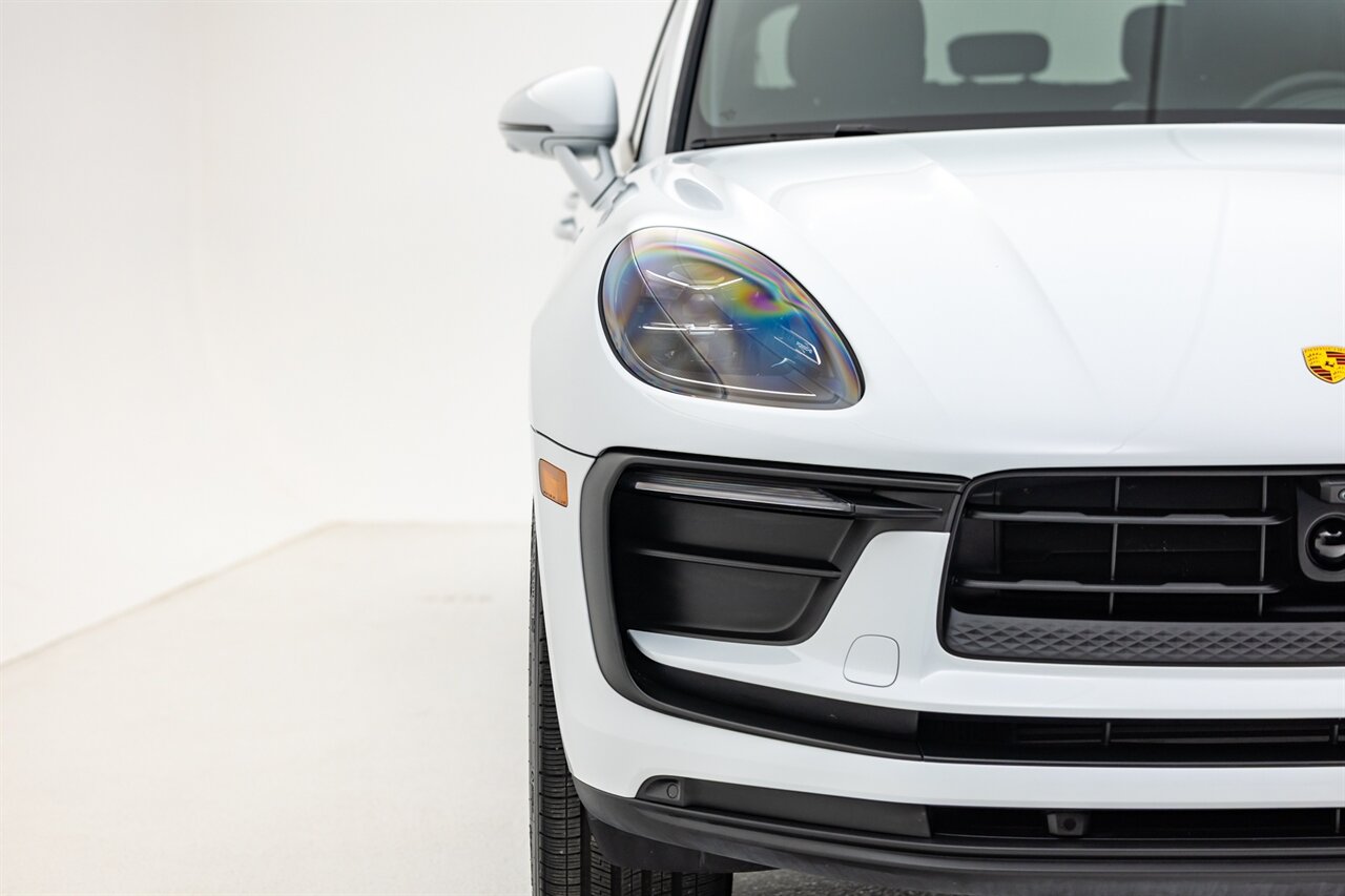 2024 Porsche Macan   - Photo 6 - Springfield, MO 65802