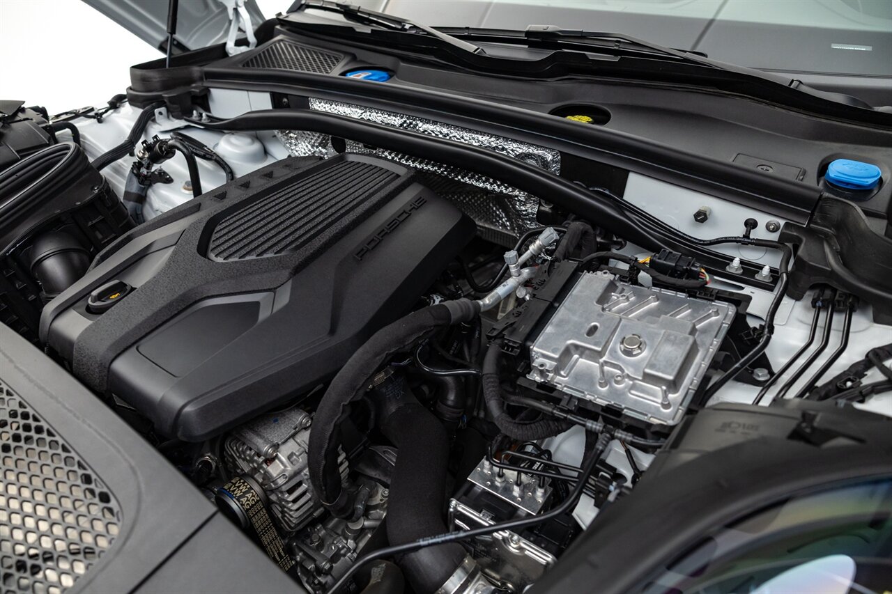 2024 Porsche Macan   - Photo 59 - Springfield, MO 65802