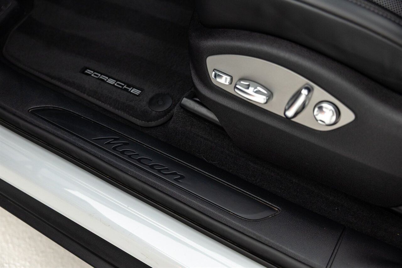 2024 Porsche Macan   - Photo 33 - Springfield, MO 65802