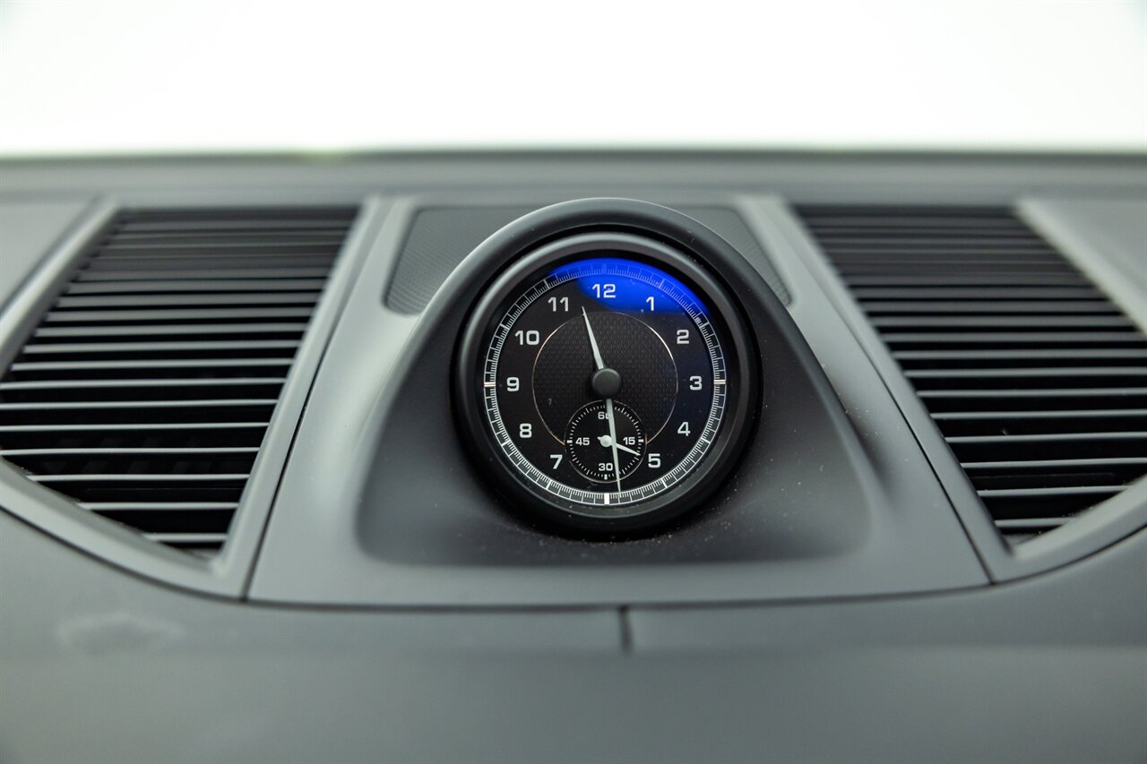 2024 Porsche Macan   - Photo 51 - Springfield, MO 65802