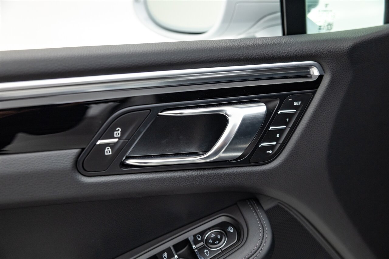 2024 Porsche Macan   - Photo 31 - Springfield, MO 65802