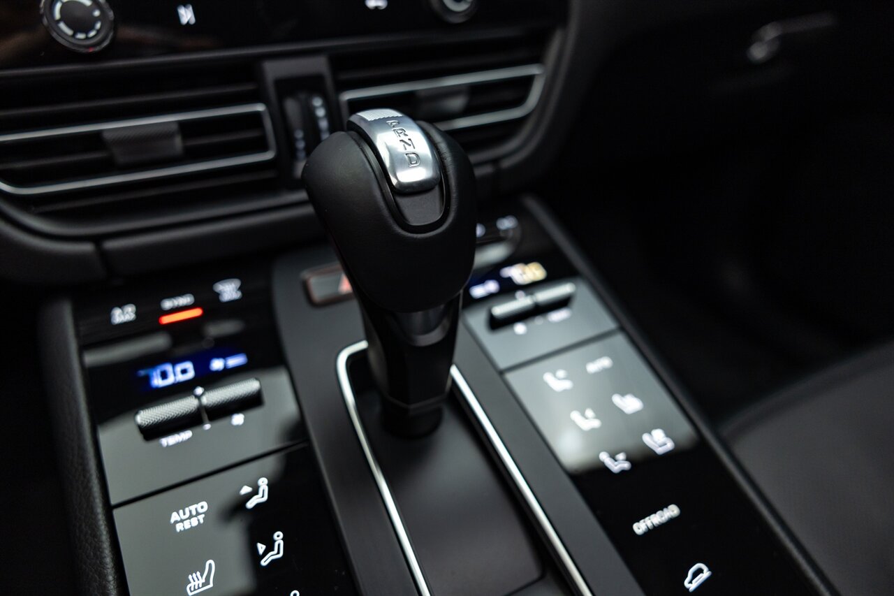 2024 Porsche Macan   - Photo 54 - Springfield, MO 65802