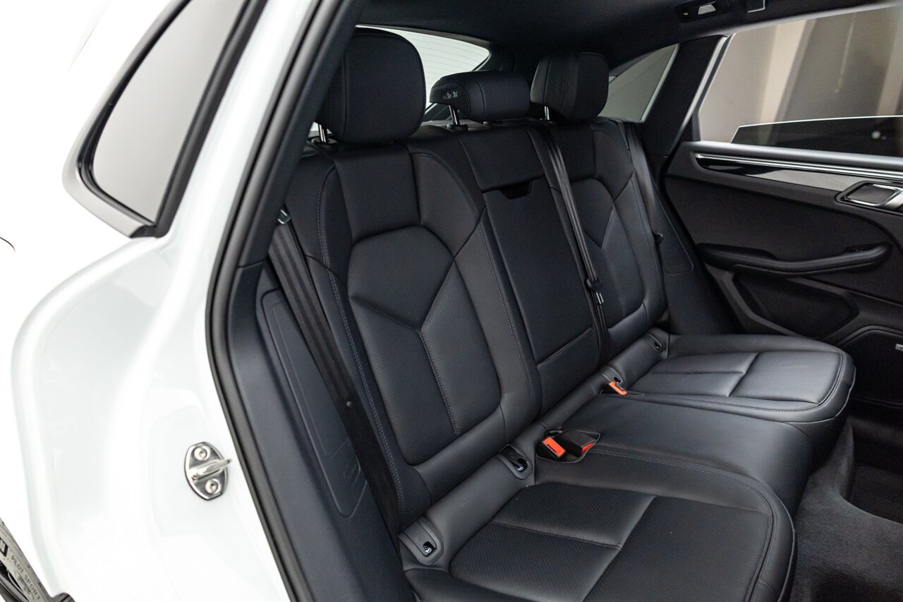 2024 Porsche Macan   - Photo 27 - Springfield, MO 65802