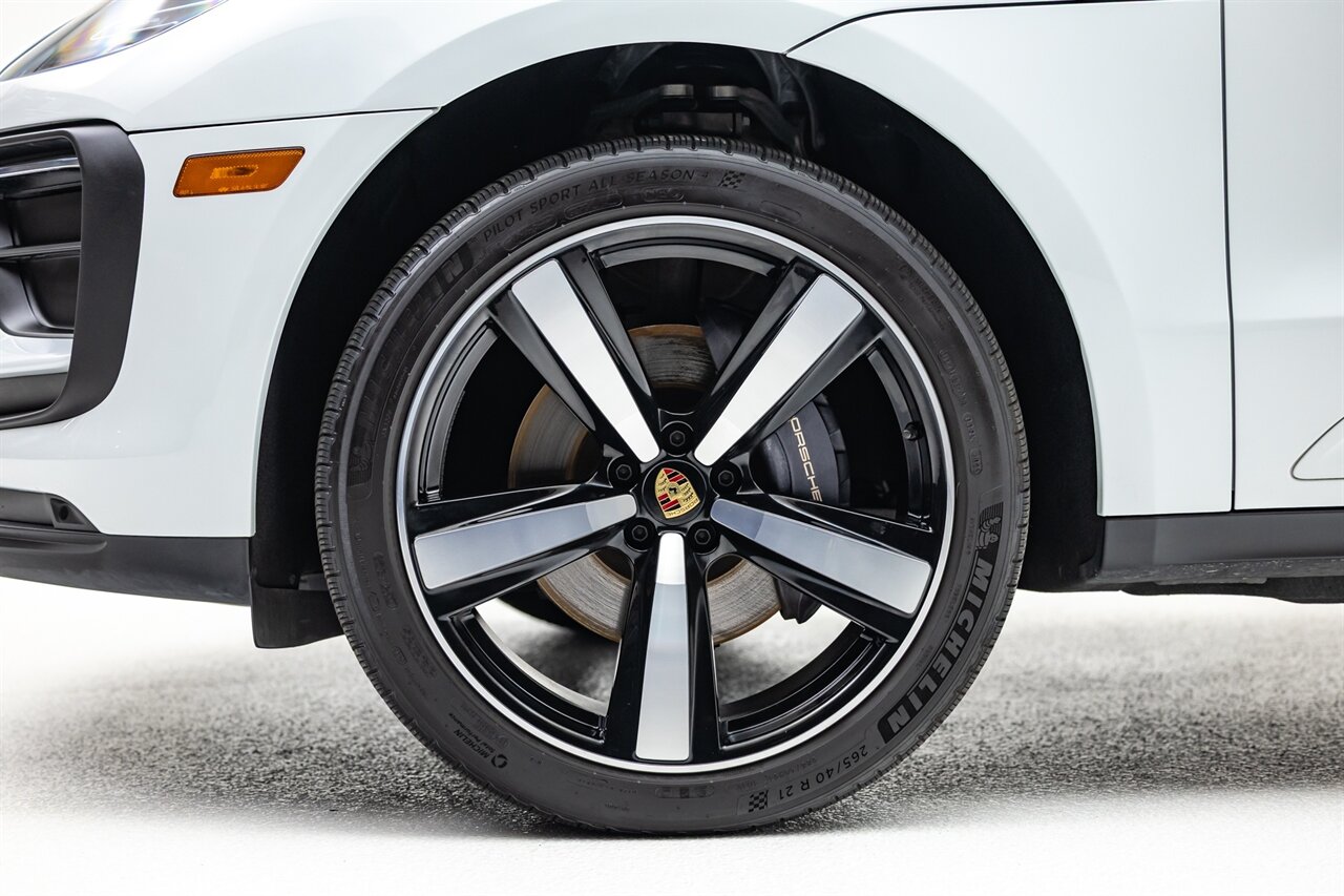 2024 Porsche Macan   - Photo 11 - Springfield, MO 65802
