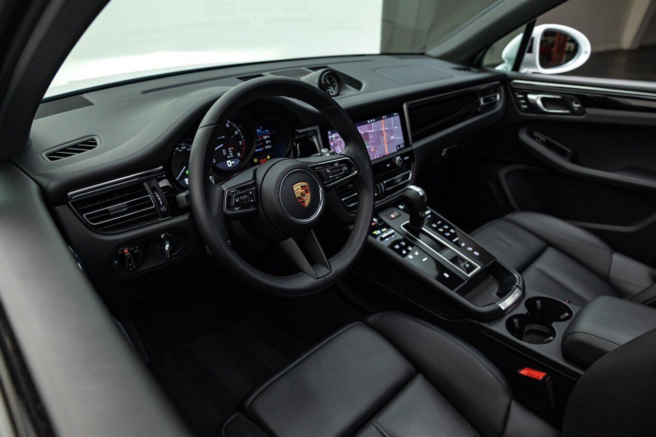 2024 Porsche Macan   - Photo 28 - Springfield, MO 65802