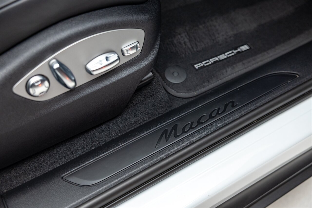 2024 Porsche Macan   - Photo 44 - Springfield, MO 65802