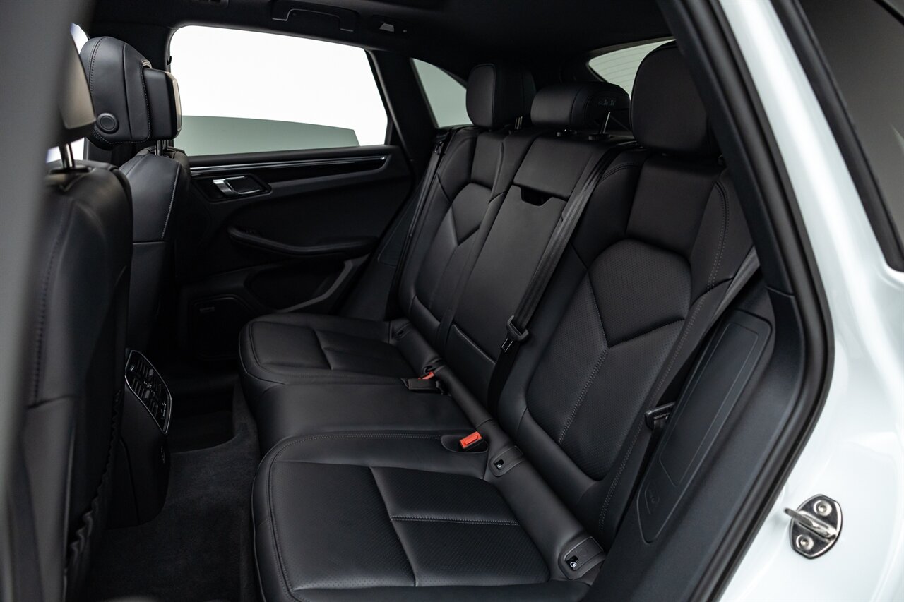 2024 Porsche Macan   - Photo 23 - Springfield, MO 65802