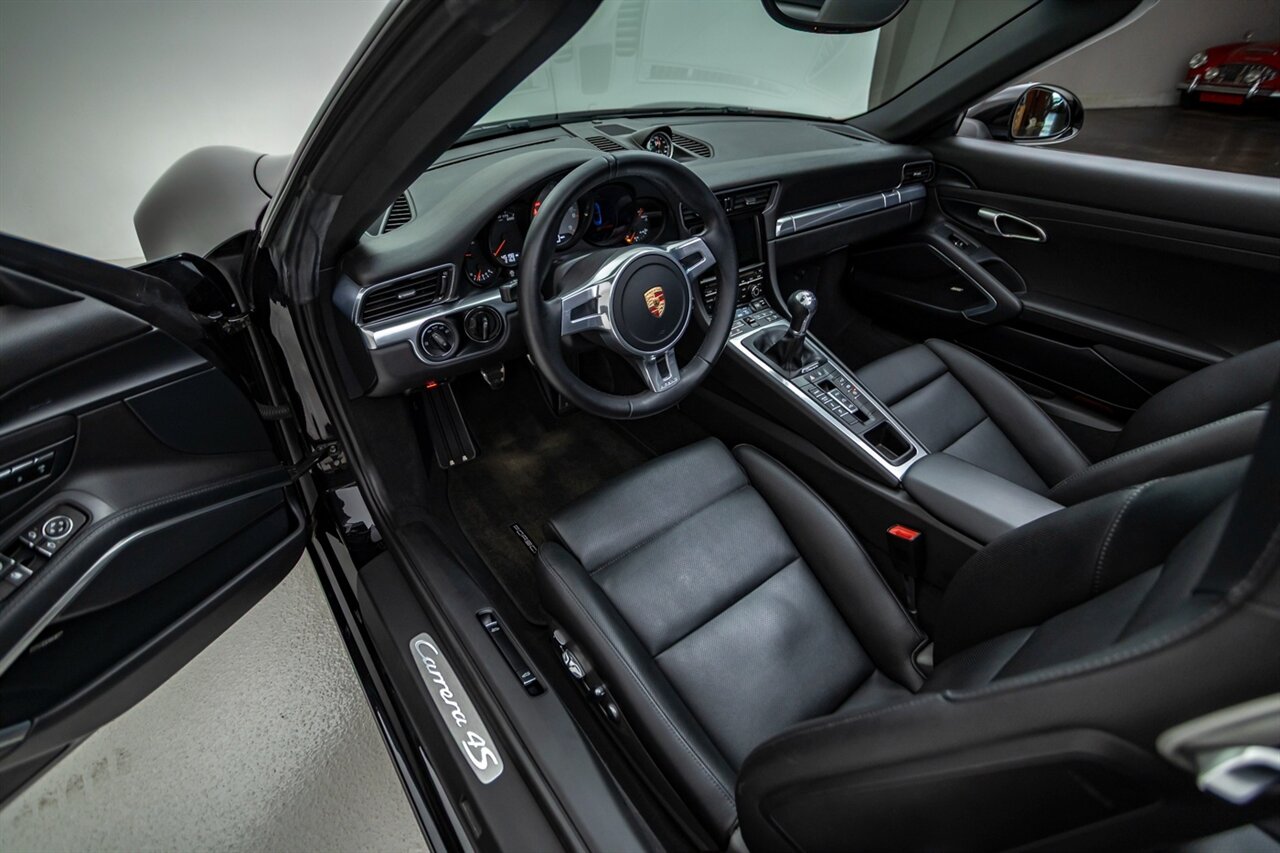2013 Porsche 911 Carrera 4S   - Photo 41 - Springfield, MO 65802
