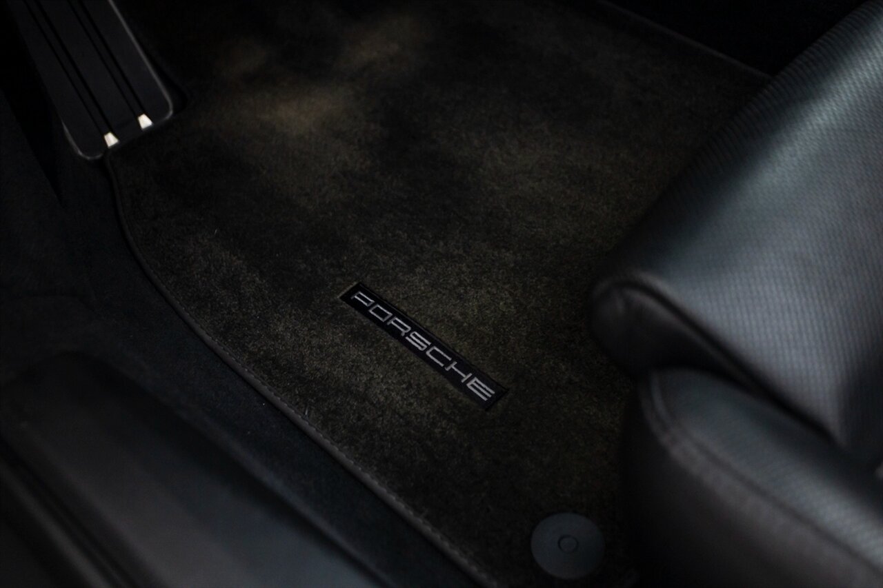 2013 Porsche 911 Carrera 4S   - Photo 46 - Springfield, MO 65802