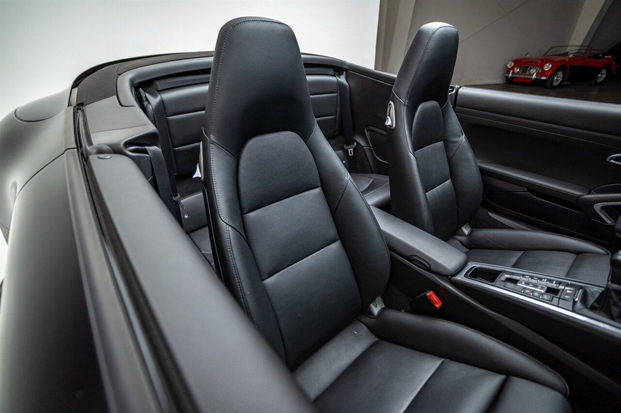 2013 Porsche 911 Carrera 4S   - Photo 30 - Springfield, MO 65802