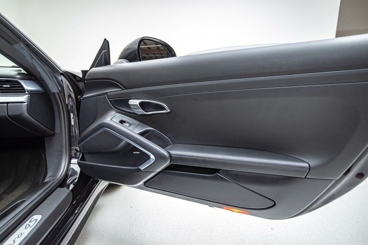 2013 Porsche 911 Carrera 4S   - Photo 35 - Springfield, MO 65802