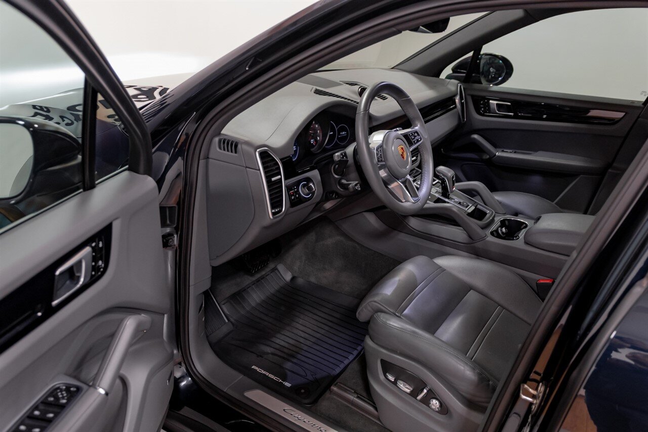 2019 Porsche Cayenne   - Photo 2 - Springfield, MO 65802