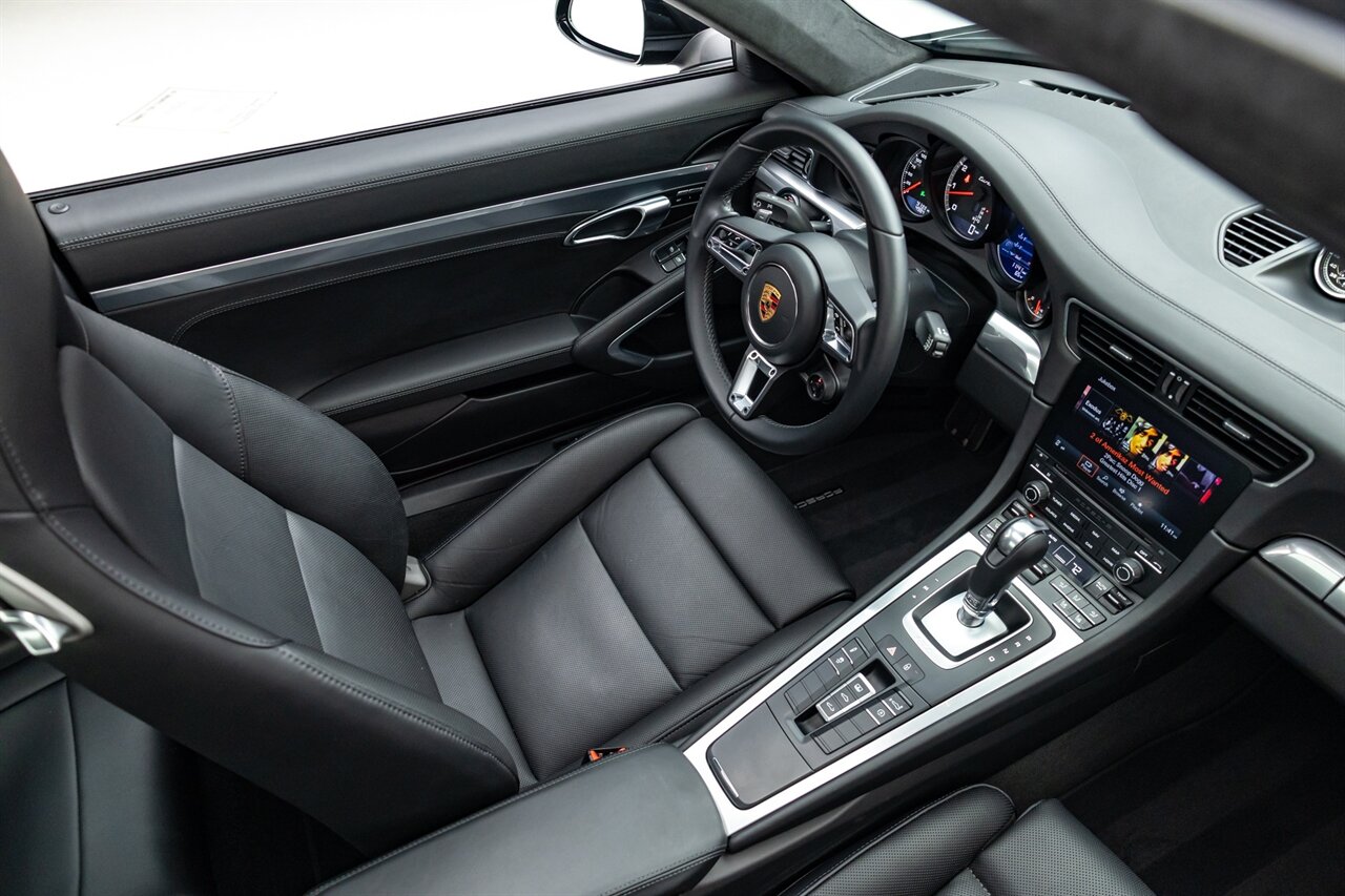 2017 Porsche 911 Turbo   - Photo 30 - Springfield, MO 65802