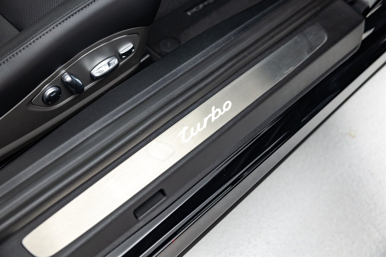 2017 Porsche 911 Turbo   - Photo 43 - Springfield, MO 65802