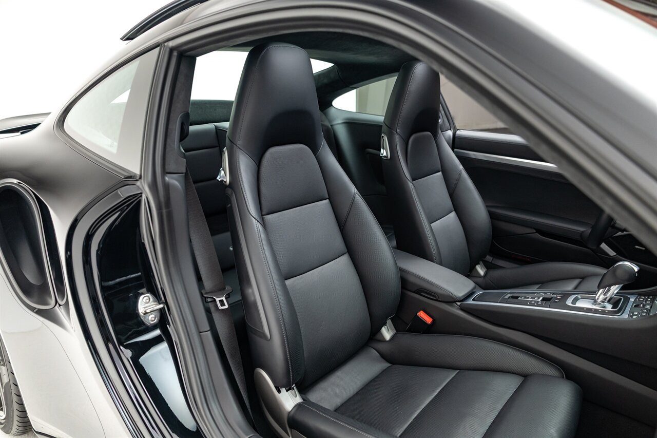 2017 Porsche 911 Turbo   - Photo 27 - Springfield, MO 65802