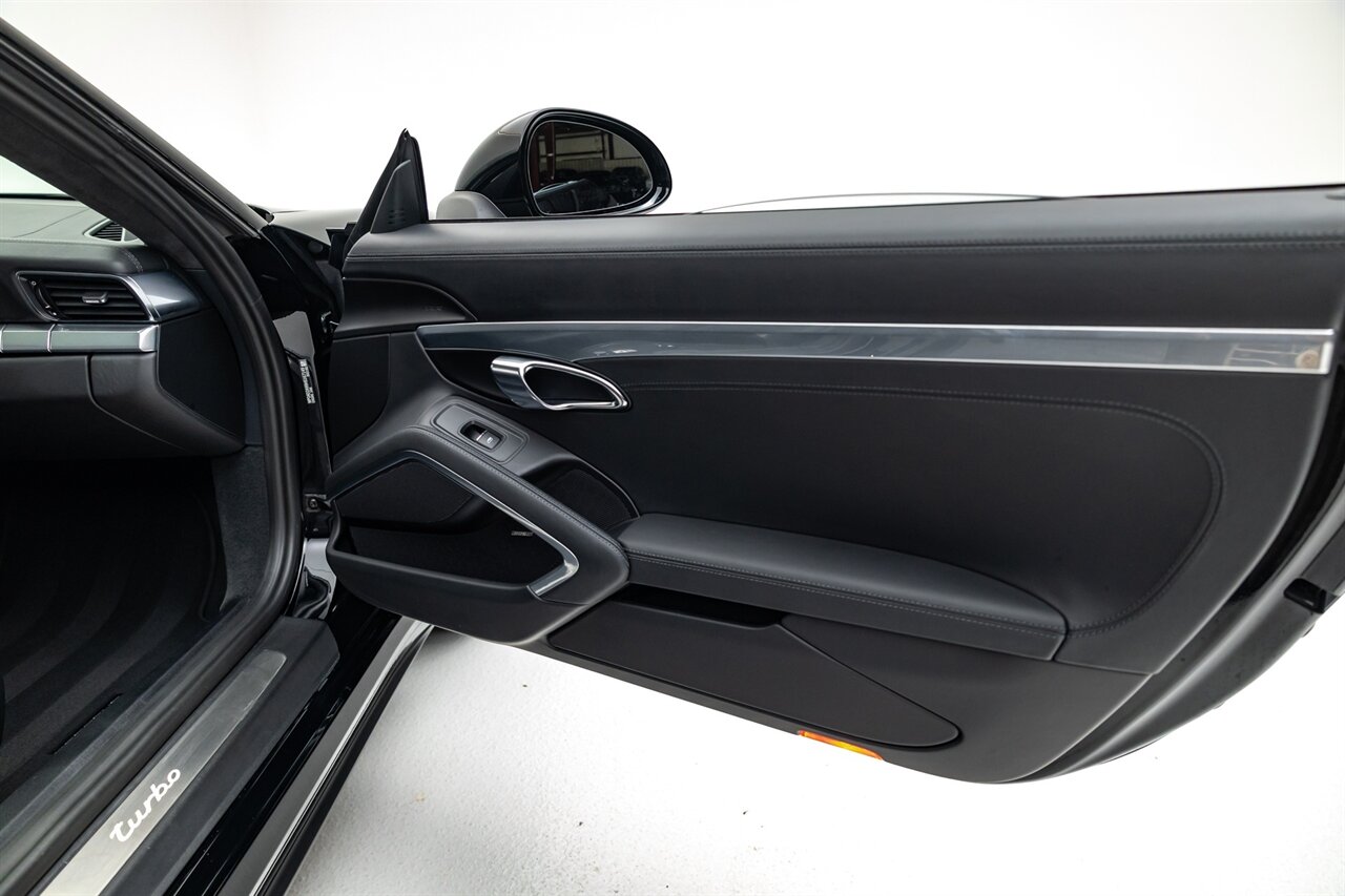 2017 Porsche 911 Turbo   - Photo 45 - Springfield, MO 65802