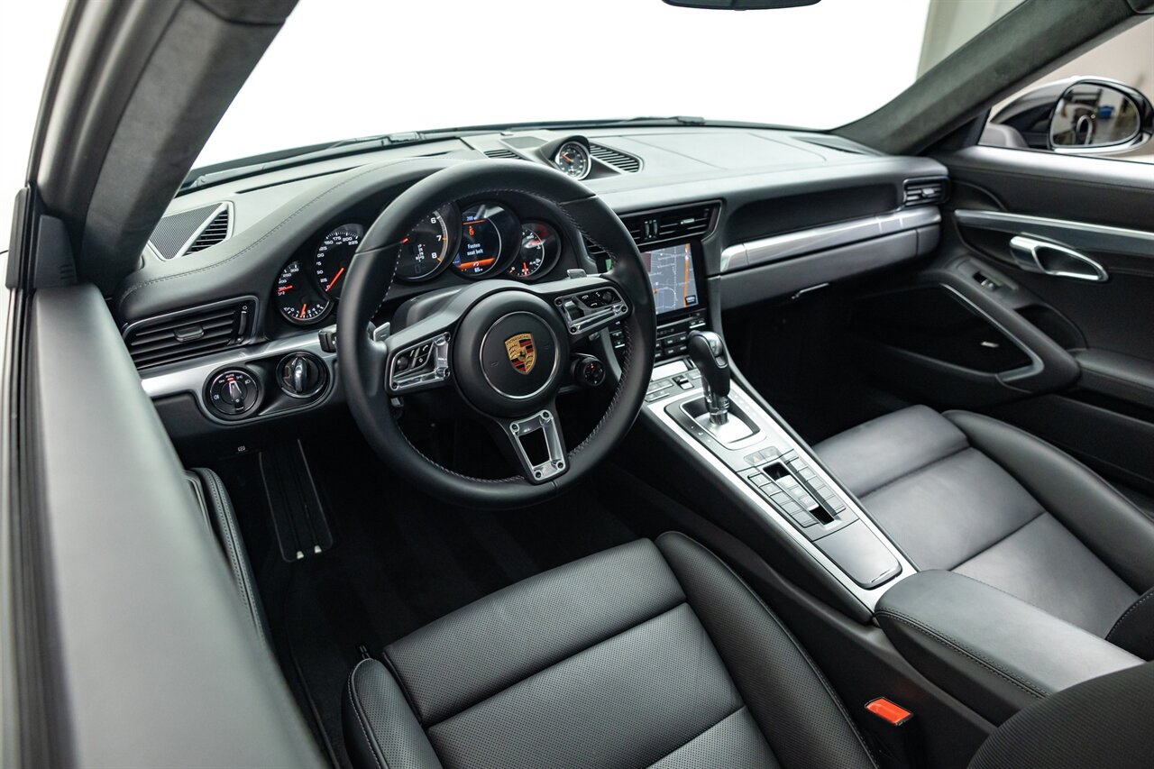 2017 Porsche 911 Turbo   - Photo 35 - Springfield, MO 65802