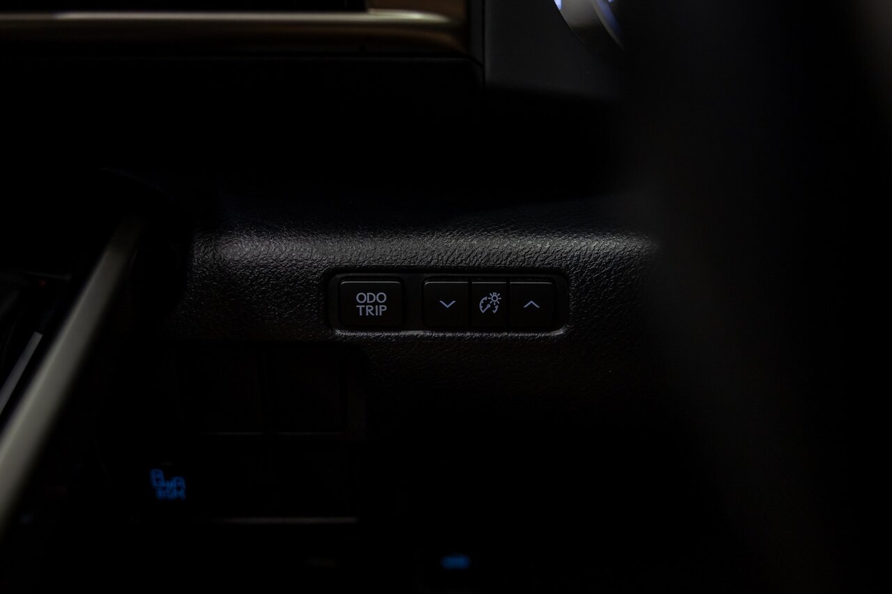 2016 Lexus IS 300 - Photo 36 - Springfield, MO 65802