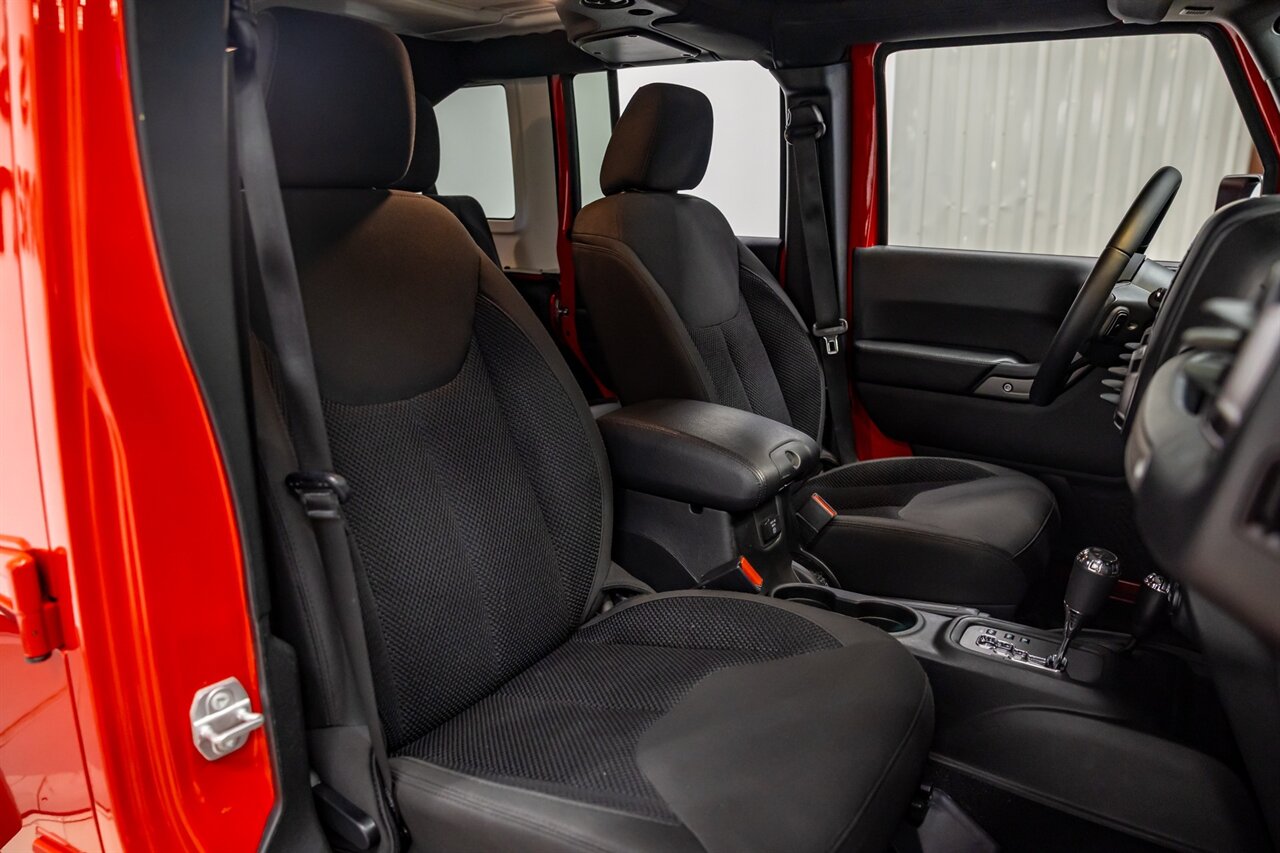 2017 Jeep Wrangler Unlimited Big Bear   - Photo 52 - Springfield, MO 65802