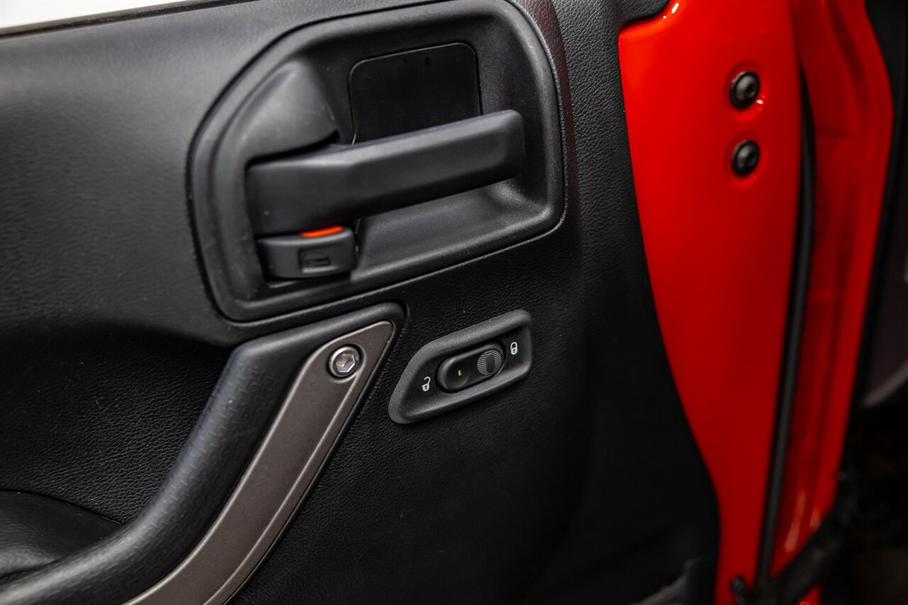 2017 Jeep Wrangler Unlimited Big Bear   - Photo 41 - Springfield, MO 65802