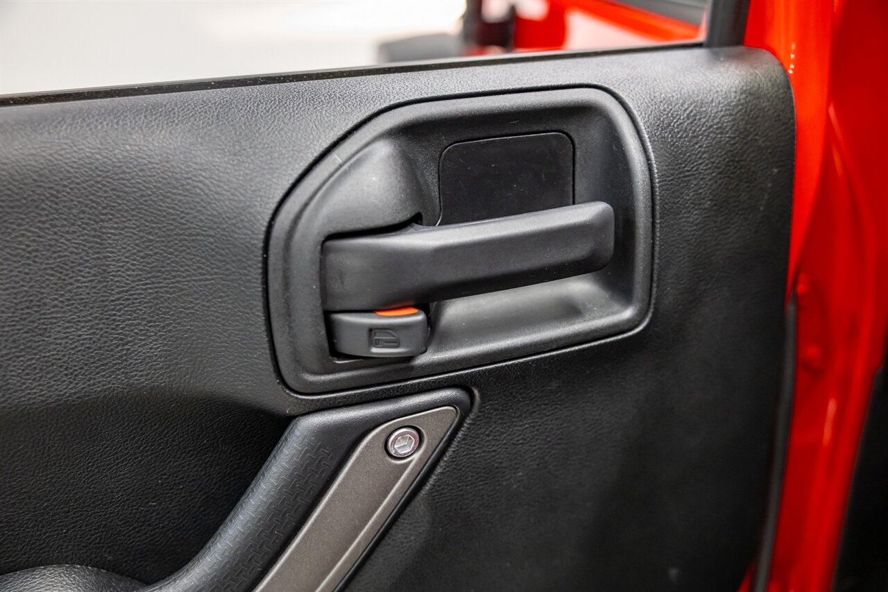 2017 Jeep Wrangler Unlimited Big Bear   - Photo 46 - Springfield, MO 65802
