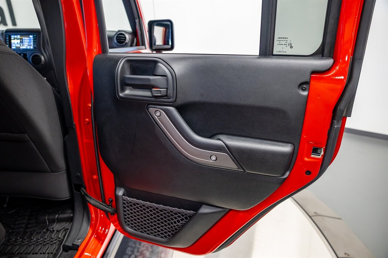2017 Jeep Wrangler Unlimited Big Bear   - Photo 61 - Springfield, MO 65802