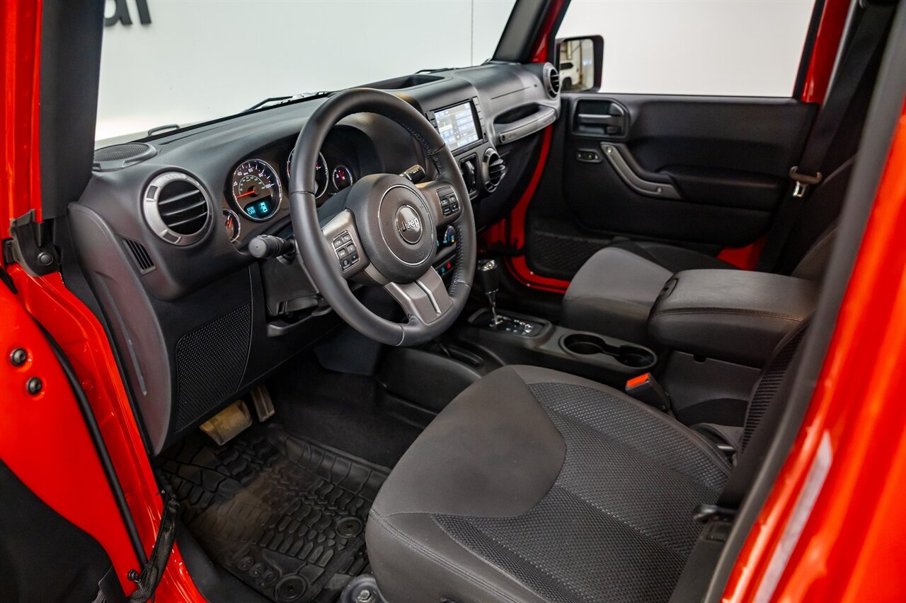 2017 Jeep Wrangler Unlimited Big Bear   - Photo 40 - Springfield, MO 65802