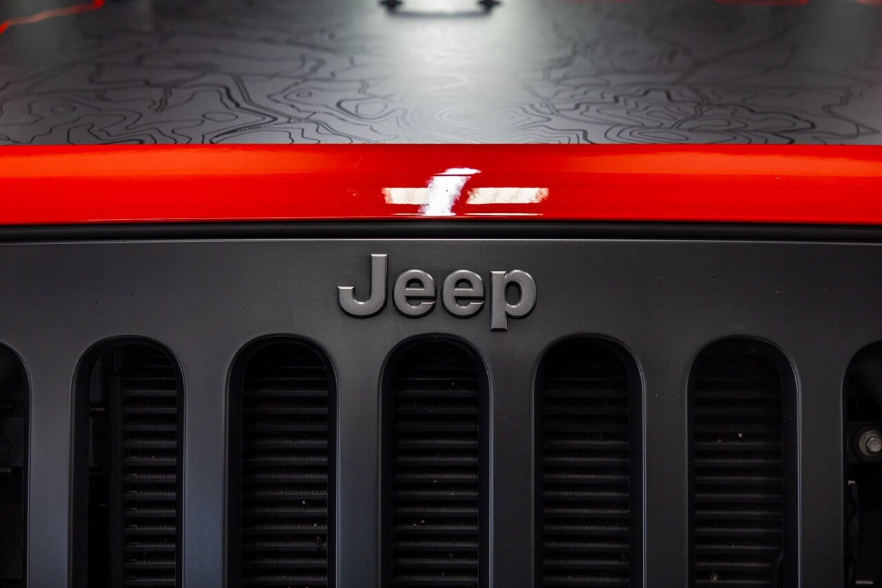 2017 Jeep Wrangler Unlimited Big Bear   - Photo 12 - Springfield, MO 65802
