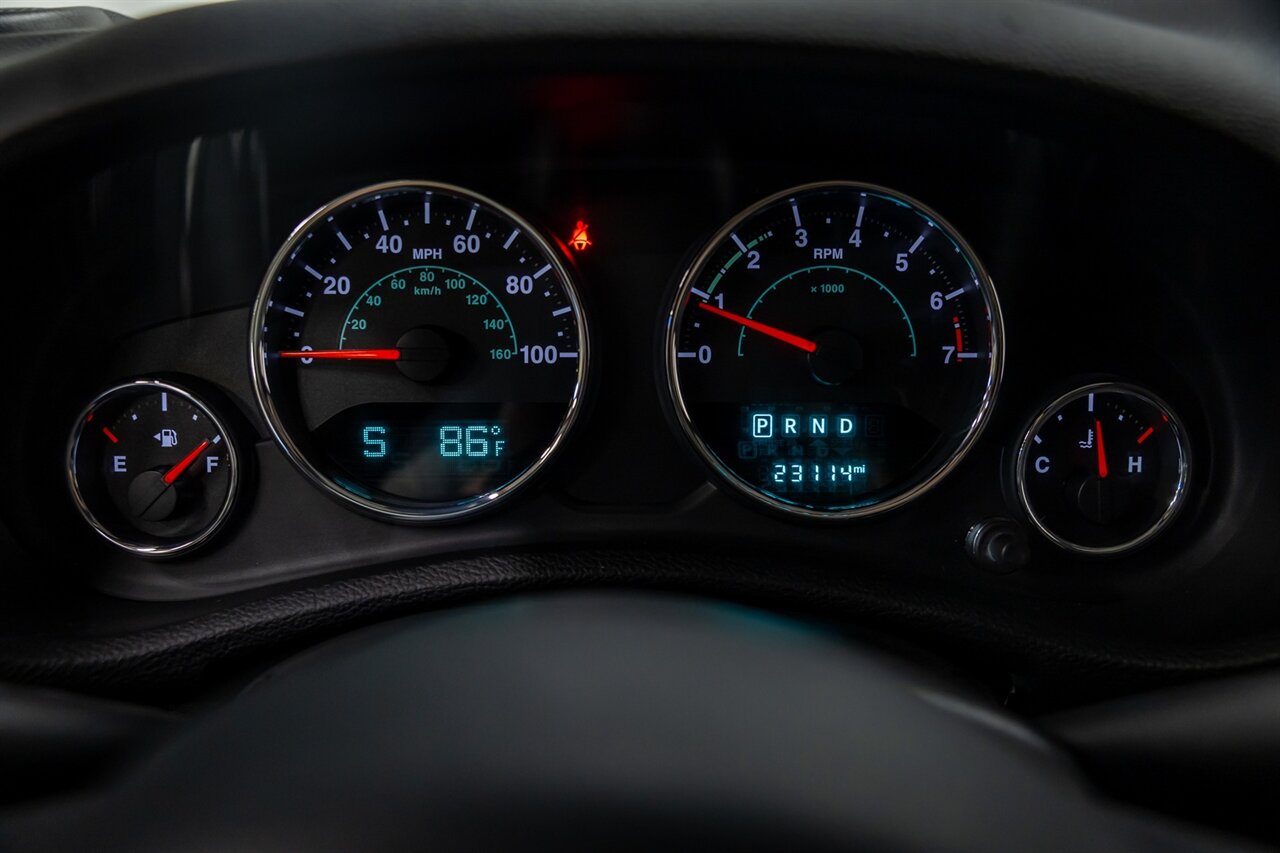 2017 Jeep Wrangler Unlimited Big Bear   - Photo 33 - Springfield, MO 65802