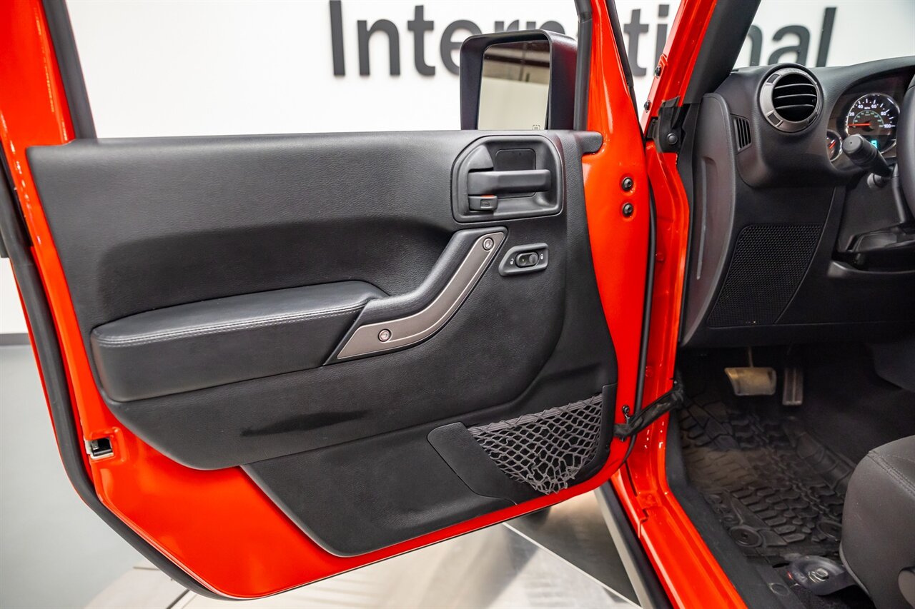 2017 Jeep Wrangler Unlimited Big Bear   - Photo 42 - Springfield, MO 65802