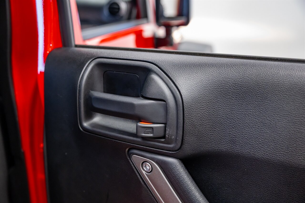 2017 Jeep Wrangler Unlimited Big Bear   - Photo 62 - Springfield, MO 65802