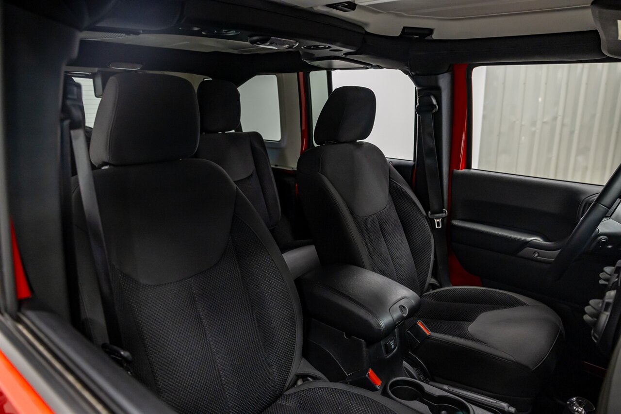 2017 Jeep Wrangler Unlimited Big Bear   - Photo 51 - Springfield, MO 65802