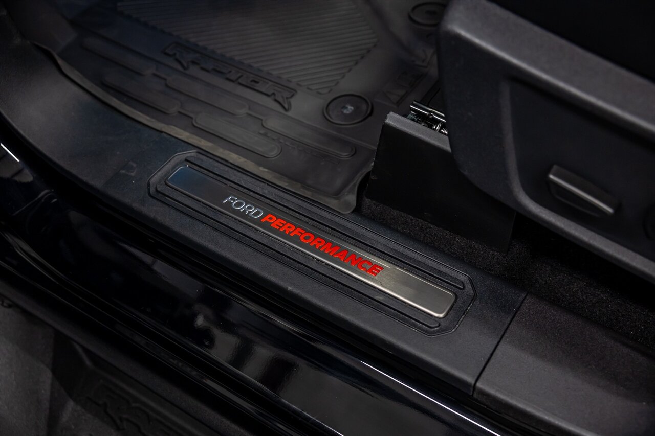 2023 Ford Bronco Raptor - Photo 38 - Springfield, MO 65802