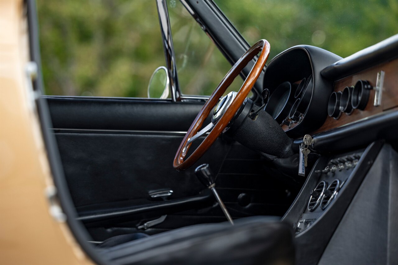 1967 Ferrari 330 GTC   - Photo 14 - Springfield, MO 65802