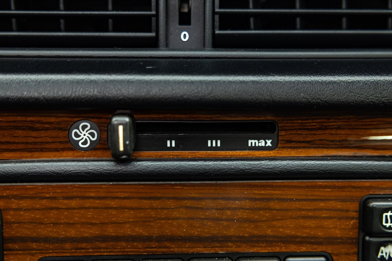 1987 Mercedes-Benz 190 E 2.3-16   - Photo 157 - Springfield, MO 65802