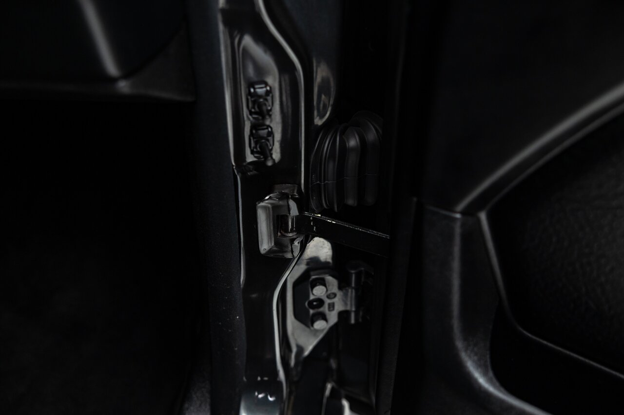 1987 Mercedes-Benz 190 E 2.3-16   - Photo 109 - Springfield, MO 65802