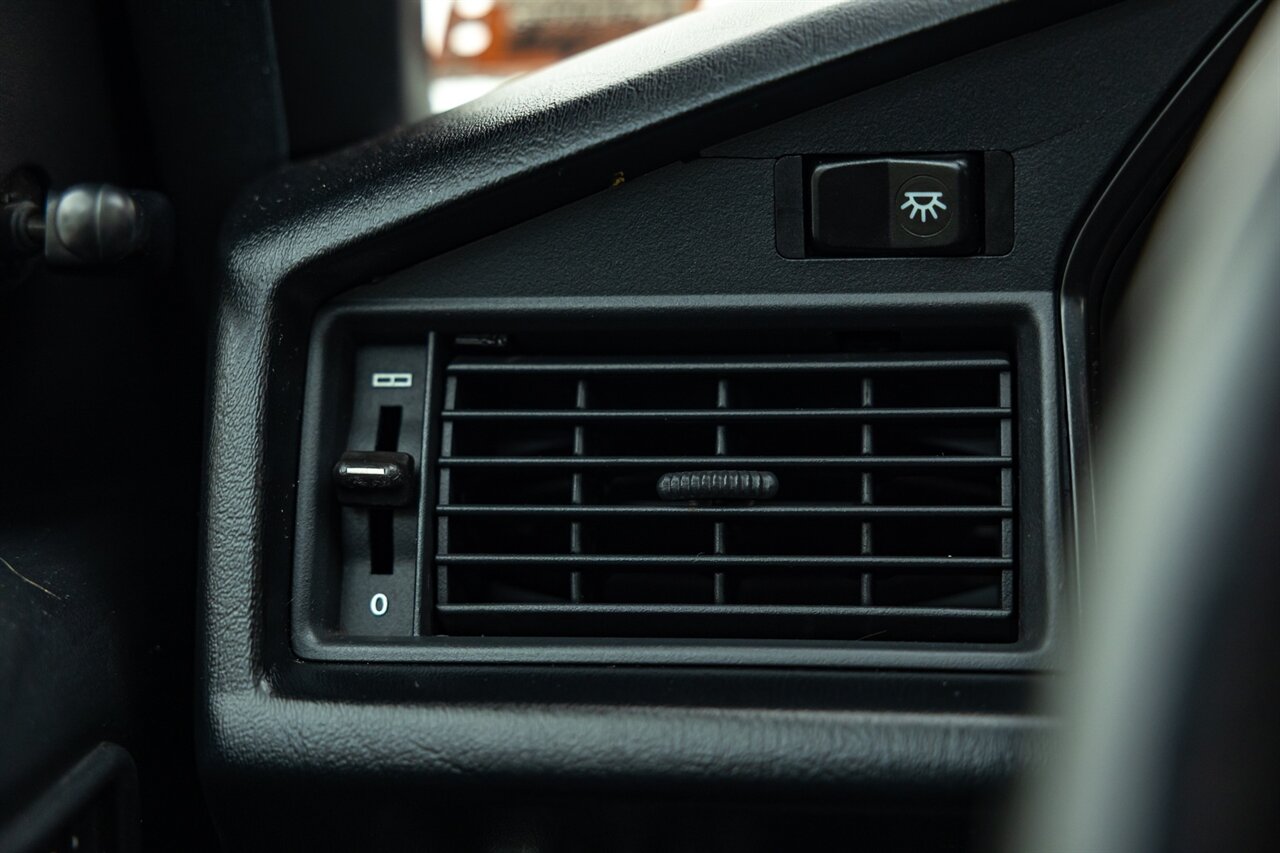 1987 Mercedes-Benz 190 E 2.3-16   - Photo 166 - Springfield, MO 65802