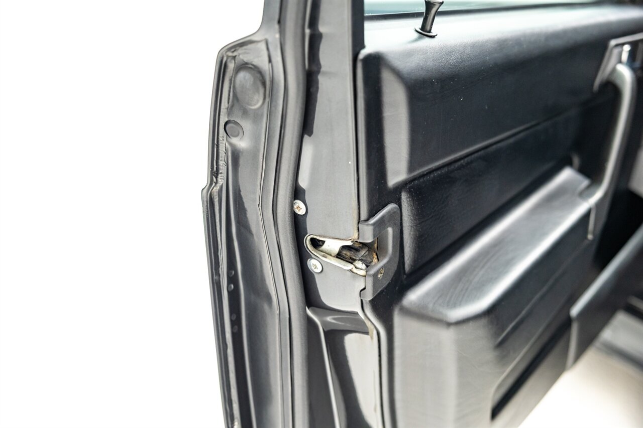 1987 Mercedes-Benz 190 E 2.3-16   - Photo 89 - Springfield, MO 65802