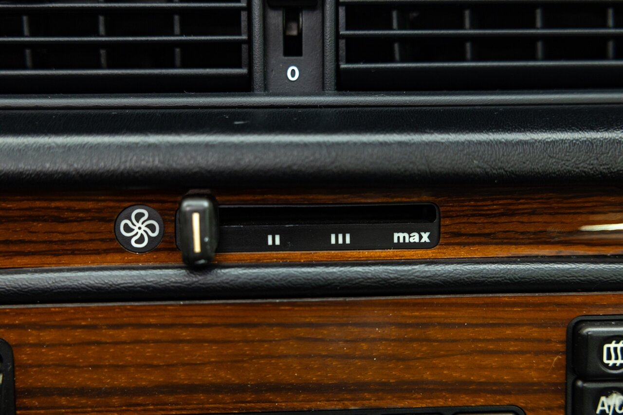 1987 Mercedes-Benz 190 E 2.3-16   - Photo 158 - Springfield, MO 65802