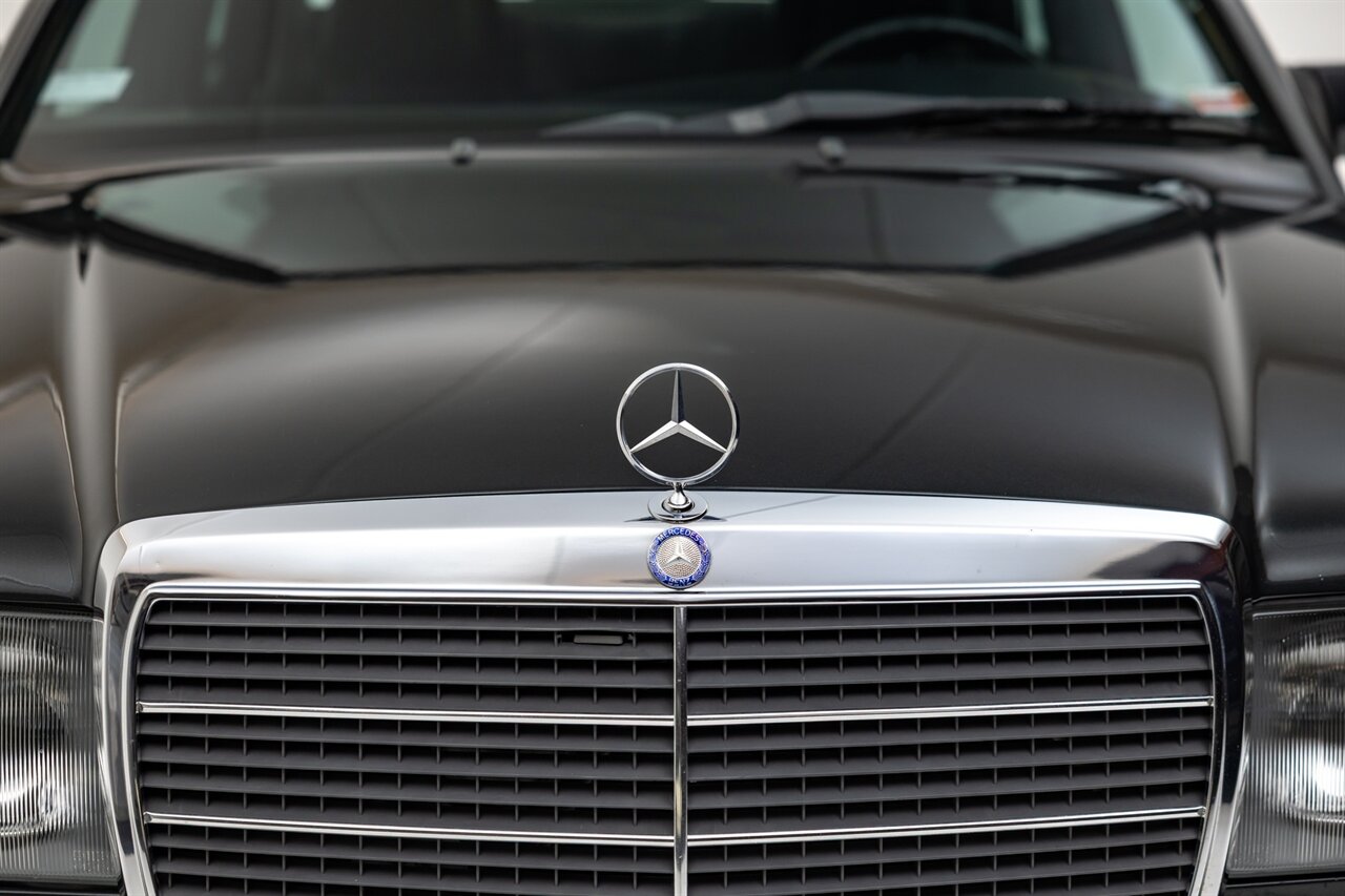 1987 Mercedes-Benz 190 E 2.3-16   - Photo 9 - Springfield, MO 65802