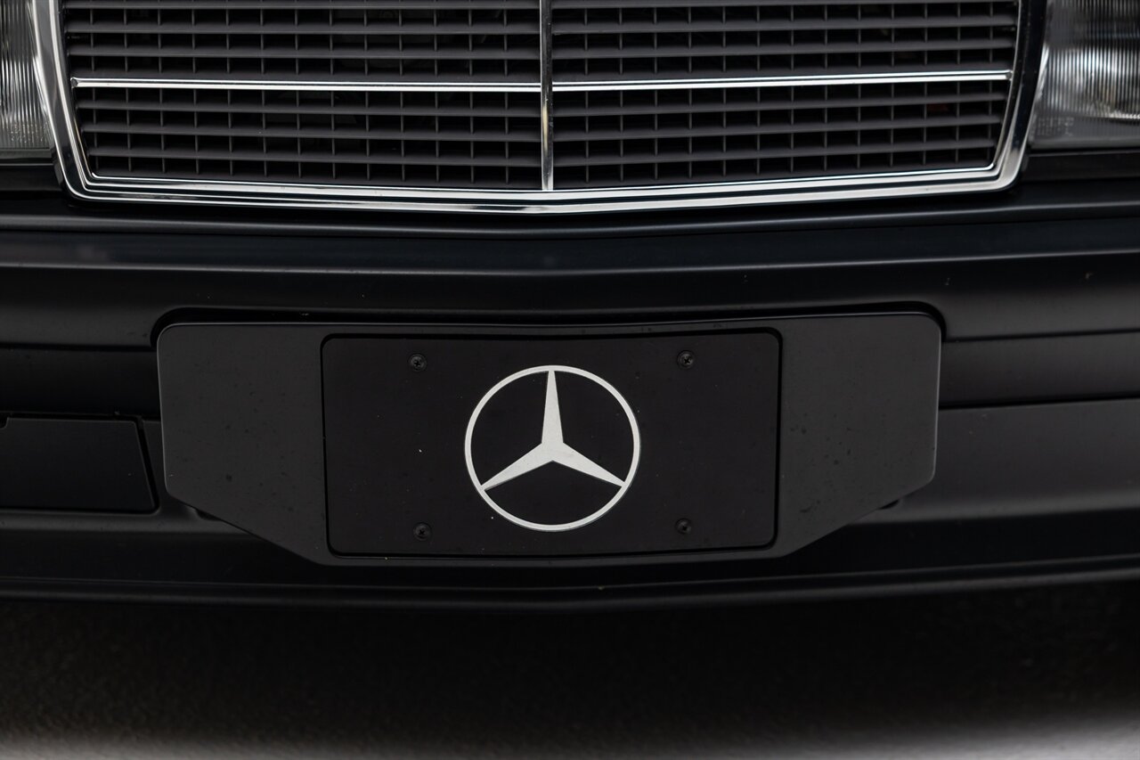 1987 Mercedes-Benz 190 E 2.3-16   - Photo 10 - Springfield, MO 65802