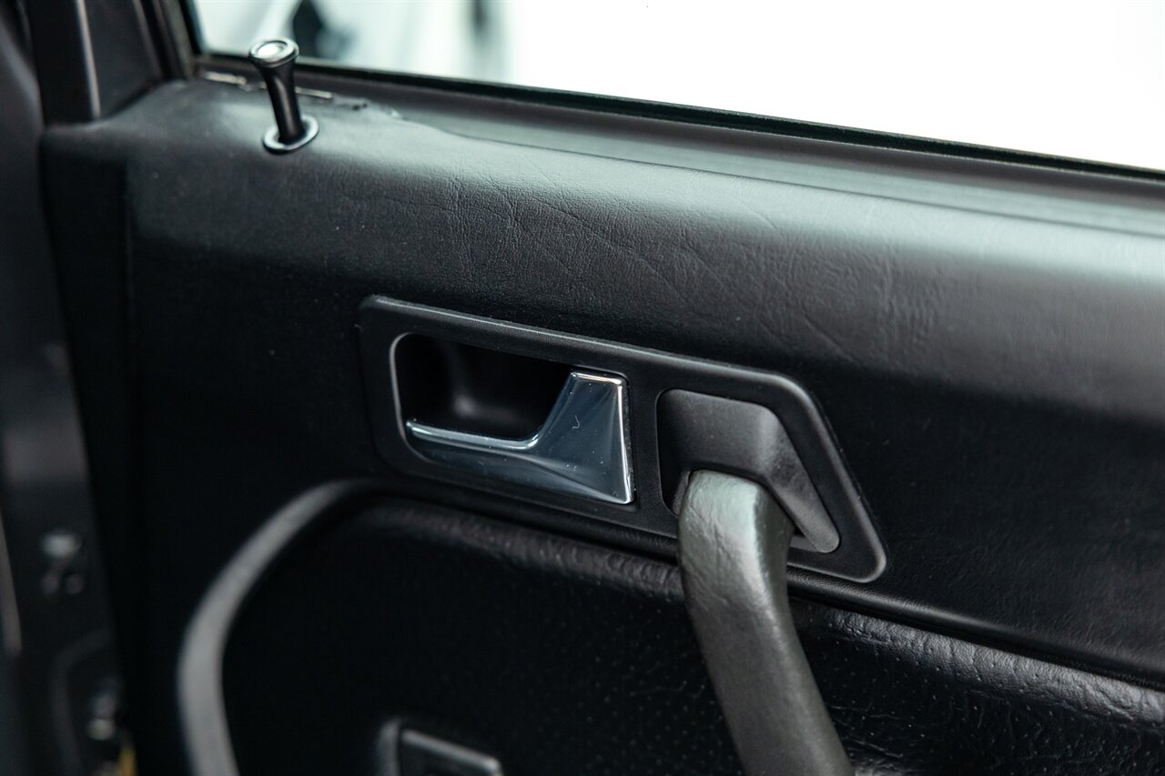 1987 Mercedes-Benz 190 E 2.3-16   - Photo 116 - Springfield, MO 65802