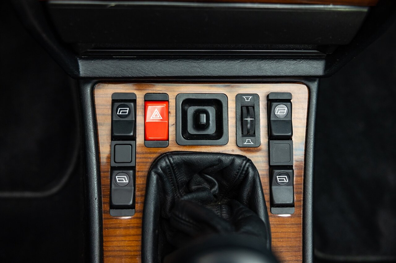 1987 Mercedes-Benz 190 E 2.3-16   - Photo 162 - Springfield, MO 65802