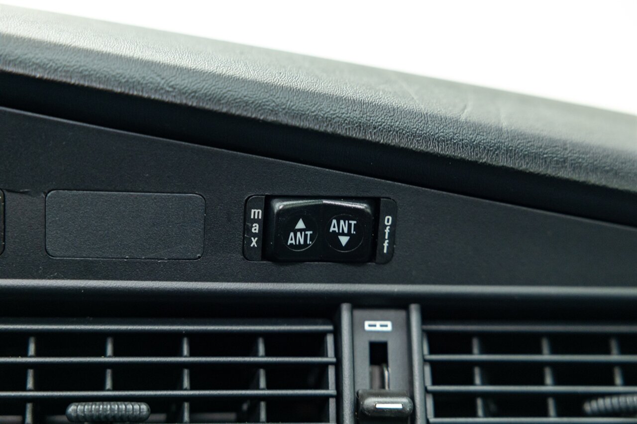 1987 Mercedes-Benz 190 E 2.3-16   - Photo 155 - Springfield, MO 65802