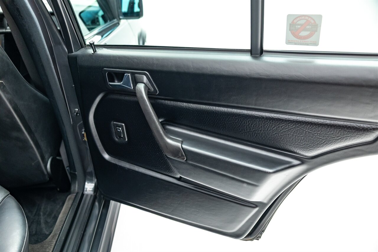 1987 Mercedes-Benz 190 E 2.3-16   - Photo 115 - Springfield, MO 65802