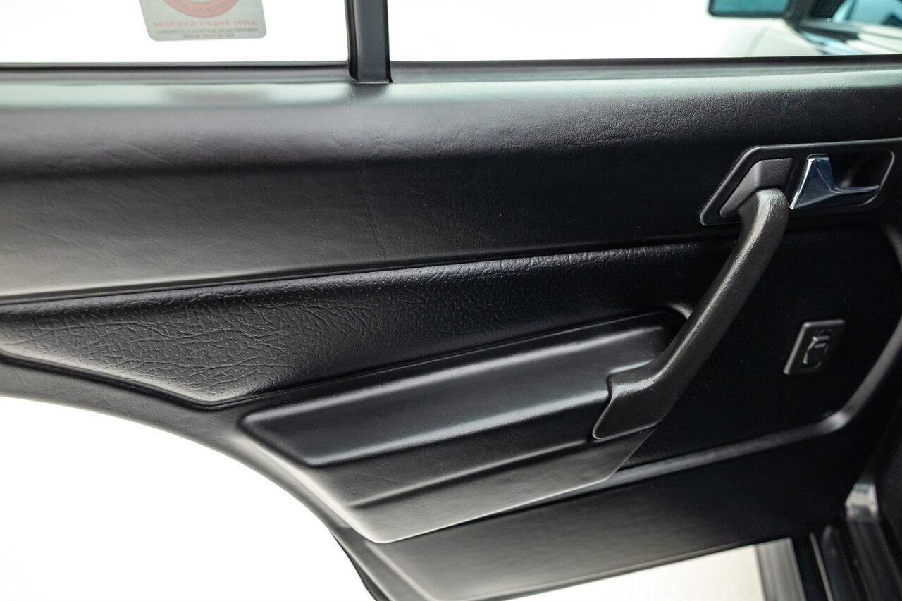 1987 Mercedes-Benz 190 E 2.3-16   - Photo 95 - Springfield, MO 65802